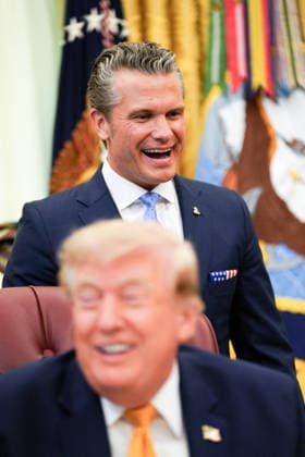 Trump White House Executive Order Signing WASHINGTON, DC - AUG. 3: Defense Secretary Pete Hegseth looks on as U.S. President Donald Trump announces an executive order establishing the Presidential Military Spouse Commission on Monday, Aug. 3, 2026 in the Oval Office at the White House in Washington, D.C. (Photo by Allison Robbert Pool For The Washington Post) Washington DC United States  Copyright: xPool ABACAx