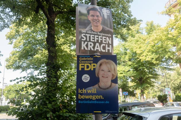 Berlin, Wahl, AGH, BVV, Plakate Berlin, Wahl, zum Abgeordnetenhaus und den Bezirksverordnetenversammlungen, AGH, BVV, Plakate, SPD, FDP Berlin Berlin GER *** Berlin, Election, AGH, BVV, Posters Berlin, Election, for the House of Representatives and the District Councils, AGH, BVV, Posters, SPD, FDP Berlin Berlin GER