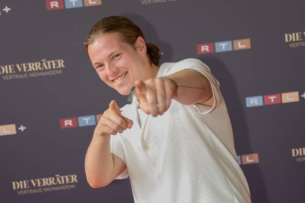Premiere von Die Verraeter Vertraue niemandem. Gabriel Kelly bei der Premiere der RTL Show Die Verraeter Vertraue niemandem am 02.08.2026 im Cinenova Kino in Koeln Ehrenfeld. Koeln CINENOVA Nordrhein-Westfalen *** Premiere of *Die Verraeter: Trust No One* with Gabriel Kelly at the premiere of the RTL show *Die Verraeter: Trust No One* on August 2, 2026, at the Cinenova Cinema in Cologne-Ehrenfeld, Cologne, CINENOVA, North Rhine-Westphalia