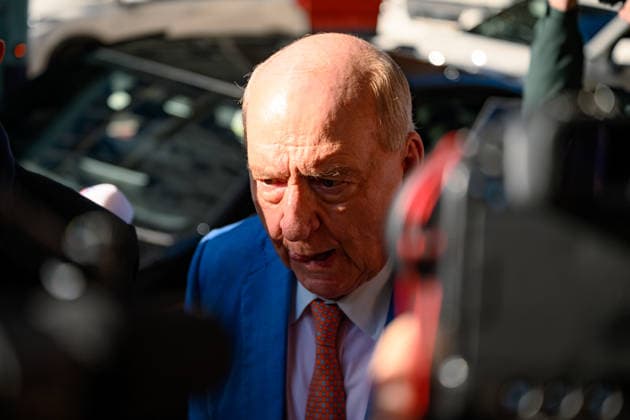 ALAN JONES COURT, Former radio broadcaster Alan Jones arrives at Downing Centre Local Court in Sydney, Tuesday, August 4, 2026. ( NO ARCHIVING SYDNEY NEW SOUTH WALES AUSTRALIA  Copyright: xGEORGExCHANx 20260804113034567542