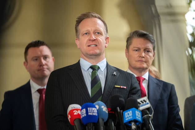 GOVERNMENT SWEARING IN DOORSTOP, Newly appointed Minister for Police in Victoria Paul Edbrooke speaks during a Doorstop following the swearing-in of Ministers in the Ben Carroll Government at Government House in Melbourne, Tuesday, August 4, 2026. ( NO ARCHIVING MELBOURNE VICTORIA AUSTRALIA  Copyright: xJAYxKOGLERx 20260804175763886350
