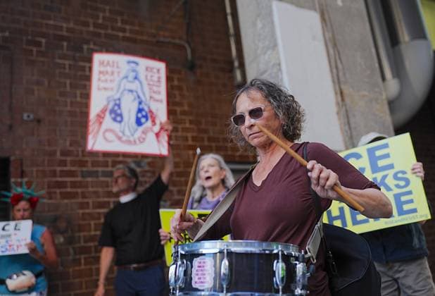Tribeca residents and activists protest a garage over alleged ICE parking in New York City NEW YORK, UNITED STATES- AUGUST 3, 2026: Tribeca residents and pro-immigrant activists protest a parking garage in Tribeca over its alleged use by U.S. Immigration and Customs Enforcement (ICE) for parking unmarked enforcement vehicles on Monday, August 3, 2026, in New York City, U.S. Selcuk Acar Anadolu New York United States. Editorial use only. Please get in touch for any other usage.  Copyright: x2026xAnadoluxSelcukxAcarx