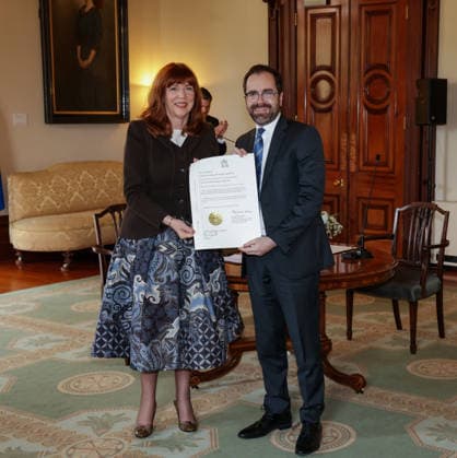 GOVERNMENT SWEARING IN DOORSTOP, Gardner Governor of Victoria Margaret Gardner following the swearing-in Minister Nick Staikos during the swearing-in of Ministers in the Ben Carroll Government at Government House in Melbourne, Tuesday, August 4, 2026. ( NO ARCHIVING MELBOURNE VICTORIA AUSTRALIA  Copyright: xIanxCurriex 20260804185049950590