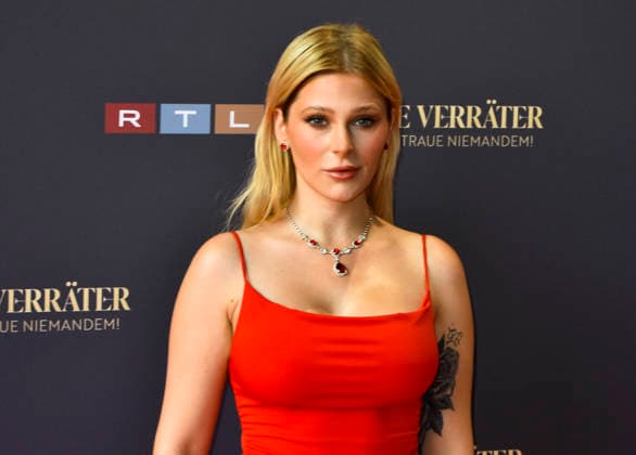 ABB VERRAETTER- Marie Reim deutsche Schlagersaengerin auf dem roten Teppich Teilnehmerin bei den neuen folgen der RTL Sendung TV Serie Die Verraeter - Vertraue Niemandem Staffel 4 im Cinonova Kino am 03.08.2026 in Koeln Ehrenfeld NRW Deutschland *** ABB VERRAETTER Marie Reim, German pop singer, on the red carpet as a participant in the new episodes of the RTL TV series *Die Verraeter: Vertraue Niemandem* (Season 4) at the Cinonova Cinema on August 3, 2026, in Cologne-Ehrenfeld, North Rhine-Westphalia, Germany