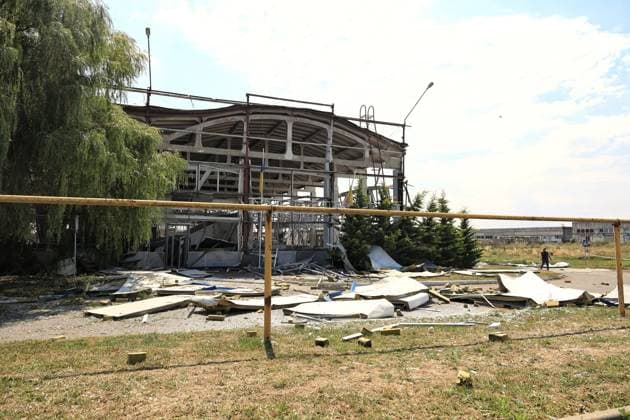 A transport facility is damaged by a Russian strike in Odesa region, Ukraine, August 3, 2026. At least 13 civilians were injured in the attack, four of whom were hospitalised. The transport facility and nearby warehouses sustained significant damage. Thirteen cars and two buses were also wrecked. (Photo by Nina Liashonok Ukrinform) Russian troops attack transport infrastructure in Odesa region  Copyright: xNinaxLiashonokx