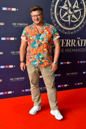 ABB VERRAETTER-Philipp Fleiter ist ein deutscher Moderator, Autor auf dem roten Teppich Teilnehmer bei den neuen folgen der RTL Sendung TV Serie Die Verraeter - Vertraue Niemandem Staffel 4 im Cinonova Kino am 03.08.2026 in Koeln Ehrenfeld NRW Deutschland *** ABB VERRAETTER Philipp Fleiter is a German host, author, and red carpet guest at the premiere of the new episodes of the RTL TV series *Die Verraeter: Trust No One*, Season 4, at the Cinonova Cinema on August 3, 2026, in Cologne-Ehrenfeld, North Rhine-Westphalia, Germany