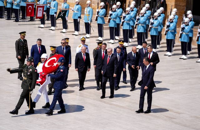 Turkish President Recep Tayyip Erdogan visits Anitkabir ANKARA, TURKIYE - AUGUST 04: Turkish President Recep Tayyip Erdogan leads members of the Supreme Military Council (YAS) during a visit to Anitkabir, accompanied by Turkish Vice President Cevdet Yilmaz, Turkish Minister of Justice Akin Gurlek, Turkish Foreign Minister Hakan Fidan, Turkish Minister of Treasury and Finance Mehmet Simsek, Turkish Interior Minister Mustafa Ciftci, Turkish Minister of National Education Yusuf Tekin, Turkish National Defense Minister Yasar Guler, Turkish Chief of General Staff Gen. Metin Gurak, Land Forces Commander General Selcuk Bayraktaroglu, Naval Forces Commander Admiral Ercument Tatlioglu, Air Force Commander General Ziya Cemal Kadioglu, and Land Forces  Copyright: x2026xAnadoluxErcinxErturkx