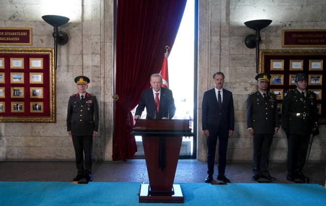Turkish President Recep Tayyip Erdogan visits Anitkabir ANKARA, TURKIYE - AUGUST 04: Turkish President Recep Tayyip Erdogan signs the Anitkabir Special Book as he leads members of the Supreme Military Council (YAS) during a visit to Anitkabir, the mausoleum of Mustafa Kemal Ataturk in Ankara, Turkiye, on August 04, 2026. Ercin Erturk Anadolu Ankara Turkey. Editorial use only. Please get in touch for any other usage.  Copyright: x2026xAnadoluxErcinxErturkx