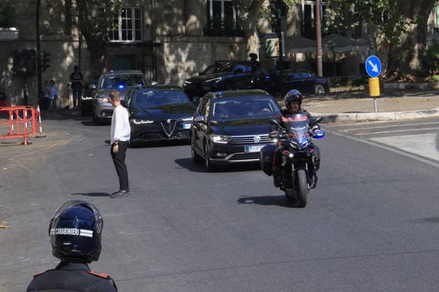Lebanon, Israel open 7th round of direct negotiations in Rome ROME, ITALY - AUGUST 04: A motorcade makes its way to the U.S. Embassy in Rome, Italy on August 4, 2026. Lebanon and Israel began the seventh round of U.S.-mediated direct negotiations, scheduled to run through Thursday, August 6, following talks held in Rome on June 14 and 15. Riccardo De Luca Anadolu Rome Italy. Editorial use only. Please get in touch for any other usage.  Copyright: x2026xAnadoluxRiccardoxDexLucax