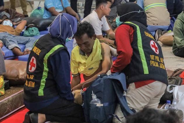 Survivors evacuated from burning ferry in Indonesia SURABAYA, INDONESIA - AUGUST 4: Survivors of the KM Mutiara Sentosa II ship fire arrive at Tanjung Perak Port following their evacuation in Surabaya, East Java, Indonesia, on August 4, 2026. Five people were killed in the fire aboard the vessel, which had 238 people on board, in waters near Madura Island. Suryanto Suryanto Anadolu Surabaya Indonesia. Editorial use only. Please get in touch for any other usage.  Copyright: x2026xAnadoluxSuryantoxSuryantox