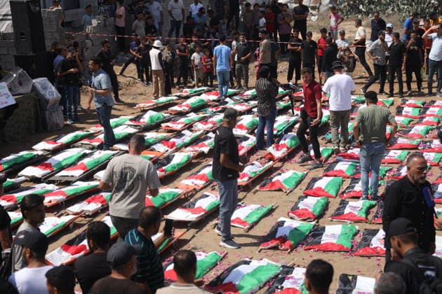 Palestinians attend a funeral for 112 members of the Hassayna and Abu Sharia clan in Gaza City Palestinians attend a funeral for 112 members of the Hassayna and Abu Sharia clan who died in a 2023 Israeli strike, their bodies recovered from beneath the rubble, Gaza s Civil Defense said, in Gaza City, August 04, 2026 Gaza City ---  Copyright: xMatrixxImagesx xMohammedxQitax