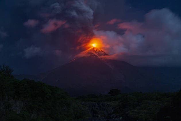 Fuego Volcano enters eruption phase in Guatemala ALOTENANGO, GUATEMALA - AUGUST 4: Volcan de Fuego emits lava and ash during an eruption near Alotenango, Guatemala, on August 4, 2026. Increased volcanic activity prompted authorities to evacuate residents from nearby communities. Josue Decavele Anadolu Alotenango Guatemala. Editorial use only. Please get in touch for any other usage.  Copyright: x2026xAnadoluxJosuexDecavelex