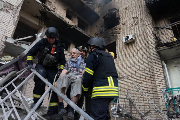 August 4, 2026, Kramatorsk, Donetsk Oblast, Ukraine: Emergency services work to aid the community after Russia launches an attack on residential buildings in the city of Kramatorsk, Donetsk Oblast. Kramatorsk Ukraine - ZUMAm350 20260804_zip_m350_012 Copyright: xCameronxJones-Manleyx