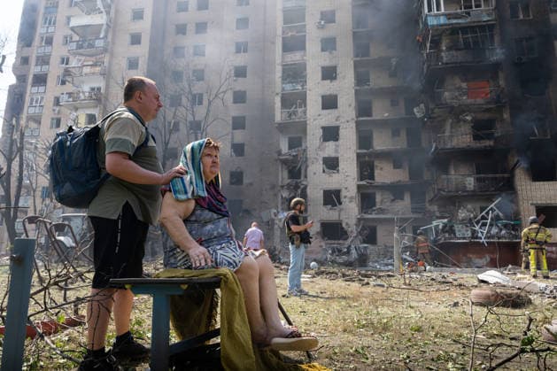 August 4, 2026, Kramatorsk, Donetsk Oblast, Ukraine: Emergency services work to aid the community after Russia launches an attack on residential buildings in the city of Kramatorsk, Donetsk Oblast. Kramatorsk Ukraine - ZUMAm350 20260804_zip_m350_037 Copyright: xCameronxJones-Manleyx