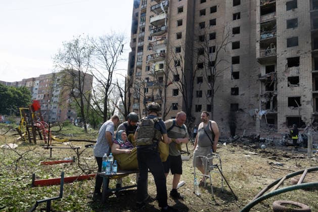 August 4, 2026, Kramatorsk, Donetsk Oblast, Ukraine: Emergency services work to aid the community after Russia launches an attack on residential buildings in the city of Kramatorsk, Donetsk Oblast. Kramatorsk Ukraine - ZUMAm350 20260804_zip_m350_038 Copyright: xCameronxJones-Manleyx