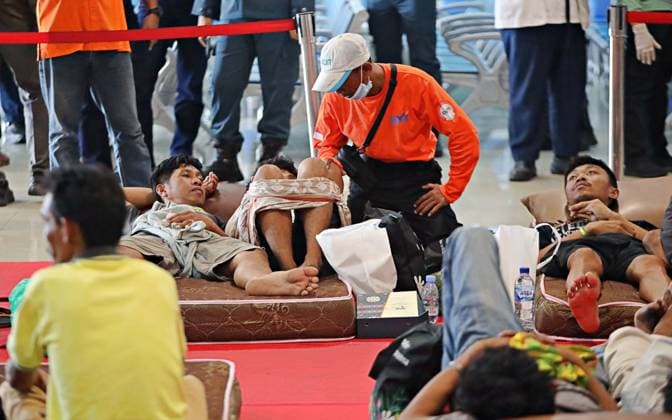 Survivors of Indonesian Ferry Fire Describe Chaotic Evacuation SURABAYA, EAST JAVA, INDONESIA AUGUST 4, 2026: Survivors of the KM Mutiara Sentosa II ferry fire arrive at Tanjung Perak Port aboard the KM Masalembo in Surabaya, East Java, Indonesia, on August 4, 2026. Survivors described a chaotic evacuation, saying passengers received little or no guidance from the crew, searched for life jackets on their own, and some jumped into the sea before drifting for hours until they were rescued. Their accounts contrast with information provided by the ferry operator to the Indonesian National Search and Rescue Agency (BASARNAS), which stated that all 238 passengers were wearing life jackets during the evacuation. According to BASARNAS, 233 peop Copyright: x xAndrexYurisx xJNAxPressx