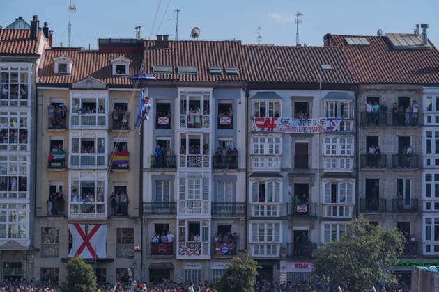 Start of the 2026 La Blanca Festival in Vitoria The descent of the Celedón during the start of the 2026 La Blanca Festival, on August 4, 2026, in Vitoria-Gasteiz, Álava, Basque Country, Spain. The festivities in Vitoria in honor of the Virgen Blanca begin today, August 4, with the descent of the Celedón and the traditional chupinazo, and continue through August 9. Tomorrow is the highlight of the festivities, when the floral offering and the Aurresku in honor of the Virgen Blanca will be performed by the Blusas and Neskas dance groups. In addition, there will be parades of giants and big-heads, concerts by the municipal band, and other activities, such as the release of heifers or the Alava-style bolo championship. AUGUST 4, 2026 CEL  Copyright: xInakixBerasalucex 7701823