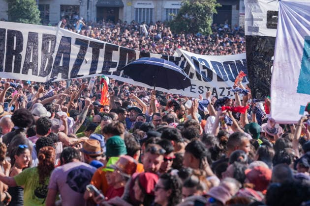 Start of the 2026 La Blanca Festival in Vitoria The descent of the Celedón during the start of the 2026 La Blanca Festival, on August 4, 2026, in Vitoria-Gasteiz, Álava, Basque Country, Spain. The festivities in Vitoria in honor of the Virgin Blanca begin today, August 4, with the descent of the Celedón and the traditional chupinazo, and continue through August 9. Tomorrow is the main day of the festivities, when the floral offering and the Aurresku in honor of the Virgen Blanca will be performed by the Blusas and Neskas dance groups. In addition, there will be parades of giants and big-heads, concerts by the municipal band, and other activities, such as the release of heifers or the Alava-style bolo championship. AUGUST 4, 2026 CELE  Copyright: xInakixBerasalucex 7701825