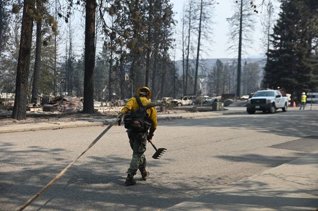 August 4, 2026, Spokane, Washington, USA: Following the devastating fire, home owners return to their neighborhood to rebuild. Over 780 homes have been lost in Spokane with the start of three wild fires. Spokane USA - ZUMAk176 20260804_zip_k176_002 Copyright: xMadeleinexKellyx