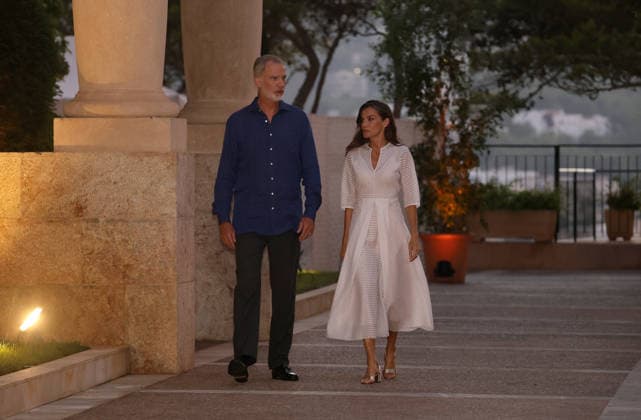 The Royal Family hosts the traditional summer reception at Marivent Palace for a delegation representing Balearic society. King Felipe VI and Queen Letizia during the reception for a delegation representing Balearic society at Marivent Palace, on August 4, 2026, in Palma de Mallorca, Balearic Islands, Spain. King Felipe and Queen Letizia welcome the leading authorities of the Balearic Islands and a broad cross-section of civil society to Marivent Palace for an evening event that has become the major institutional event of the summer. ROYAL FAMILY RECEPTION Raú Mallorca Mallorca Spain  Copyright: xRaulxTerrelx 7701892