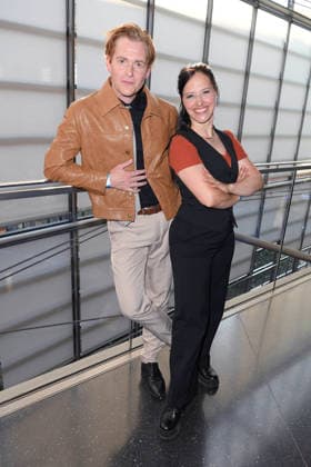 Johannes Heinrichs mit Ehefrau Nadja Jo Klapper bei der Premiere von SISTER ACT - DAS HIMMLISCHE MUSICAL im Bluemax Theater in Berlin am 04.08.2026 *** Johannes Heinrichs with his wife Nadja Jo Klapper at the premiere of SISTER ACT: THE HEAVENLY MUSICAL at the Bluemax Theater in Berlin on August 4, 2026