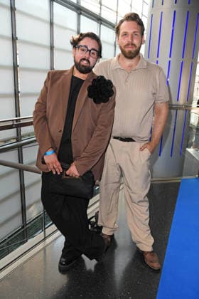 Steven Preisner mit Freund Florian Gibki bei der Premiere von SISTER ACT - DAS HIMMLISCHE MUSICAL im Bluemax Theater in Berlin am 04.08.2026 *** Steven Preisner with his friend Florian Gibki at the premiere of SISTER ACT: THE HEAVENLY MUSICAL at the Bluemax Theater in Berlin on August 4, 2026