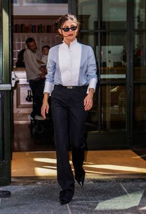 Monica Barbaro is all smiles leaving her hotel this afternoon in New York City Monica Barbaro is all smiles leaving her hotel this afternoon in New York City. 04 Aug 2026 Pictured: Monica Barbaro.  Copyright: xThexMegaxAgencyxEricxKowalskyx xMEGAx