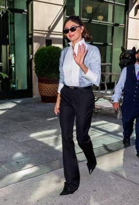 Monica Barbaro is all smiles leaving her hotel this afternoon in New York City Monica Barbaro is all smiles leaving her hotel this afternoon in New York City. 04 Aug 2026 Pictured: Monica Barbaro.  Copyright: xThexMegaxAgencyxEricxKowalskyx xMEGAx