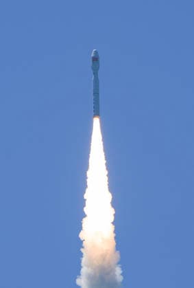 (260805) -- HAIYANG, Aug. 5, 2026 -- A Smart Dragon-3 carrier rocket, carrying Oriental Smart Eye hyperspectral satellites 01 and 02, blasts off from the sea near the city of Haiyang, east China s Shandong Province, Aug. 5, 2026. The satellites were sent into the planned orbits. Taiyuan Satellite Launch Center conducted the offshore launch mission. (Photo by Song Xiongye Xinhua) (EyesOnSci) CHINA-SHANDONG-SATELLITES-LAUNCH (CN) LiuxFang 