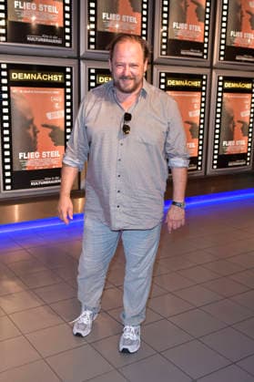 Andreas Anke bei der Premiere des Kinofilms Flieg Steil im Kino in der Kulturbrauerei. Berlin, 04.08.2026 *** Andreas Anke at the premiere of the movie *Flieg Steil* at the Kino in the Kulturbrauerei Berlin, August 4, 2026 Foto:xM.xBehrensx xFuturexImagex flieg_6805