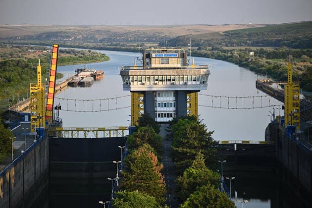 Cernavoda Nuclear Power Plant CONSTANTA, ROMANIA - AUGUST 4: A view of the Cernavoda Nuclear Power Plant as low flow rate of the Danube River has raised the risk of a shutdown of both operating reactors in Cernavoda, Constanta, Romania, on August 4, 2026. The Cernavoda Nuclear Power Plant, Romania s only nuclear power facility, produces about 20% of the country s electricity. Alex Nicodim Anadolu Constanta Romania. Editorial use only. Please get in touch for any other usage.  Copyright: x2026xAnadoluxAlexxNicodimx