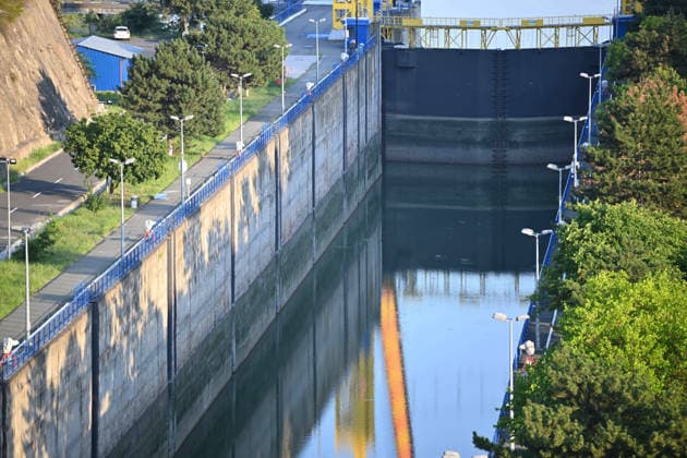 Cernavoda Nuclear Power Plant CONSTANTA, ROMANIA - AUGUST 4: A view of the Cernavoda Nuclear Power Plant as low flow rate of the Danube River has raised the risk of a shutdown of both operating reactors in Cernavoda, Constanta, Romania, on August 4, 2026. The Cernavoda Nuclear Power Plant, Romania s only nuclear power facility, produces about 20% of the country s electricity. Alex Nicodim Anadolu Constanta Romania. Editorial use only. Please get in touch for any other usage.  Copyright: x2026xAnadoluxAlexxNicodimx