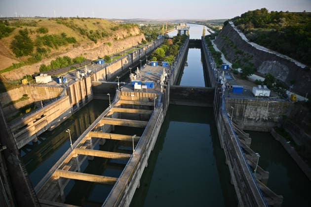 Cernavoda Nuclear Power Plant CONSTANTA, ROMANIA - AUGUST 4: A view of the Cernavoda Nuclear Power Plant as low flow rate of the Danube River has raised the risk of a shutdown of both operating reactors in Cernavoda, Constanta, Romania, on August 4, 2026. The Cernavoda Nuclear Power Plant, Romania s only nuclear power facility, produces about 20% of the country s electricity. Alex Nicodim Anadolu Constanta Romania. Editorial use only. Please get in touch for any other usage.  Copyright: x2026xAnadoluxAlexxNicodimx
