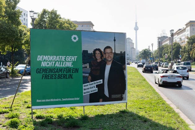 Berlin,04.08.2026,Wahlplakat der Partei Bündnis 90 die Grünen Bettina Jarasch und Werner Graf zur Wahl zum 20.Abgeordnetenhaus von Berlin sowie zu den Bezirksverordnetenversammlungen am 20.09.2026. *** Berlin, August 4, 2026—Election poster for the Alliance 90 The Greens party featuring Bettina Jarasch and Werner Graf for the election to the 20th Berlin House of Representatives and the district councils on September 20, 2026