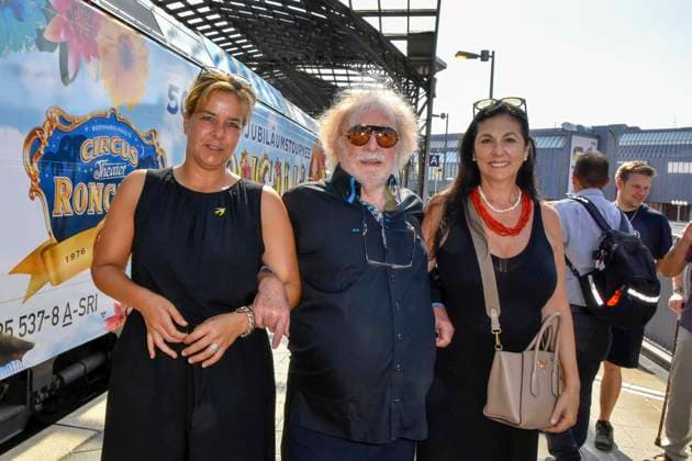 ABB RONCALLI - Mona Neubaur Ministerin für Wirtschaft, Industrie, Klimaschutz und Energie des Landes Nordrhein-Westfalen. Eliana Larible Paul mit ihrem Mann Bernhard Paul Zirkusdirektor zu Gast bei der Taufe der Look Zippo des Roncalli Sonderzug zu 50 Jahre Roncalli Jubilaeummstournee auf dem Gleis 1 Koeln Hauptbahnhof in Koeln am 05.AUGUST 2026 NRW Deutschland *** ABB RONCALLI Mona Neubaur, Minister of Economic Affairs, Industry, Climate Protection, and Energy of the State of North Rhine-Westphalia Eliana Larible Paul with her husband Bernhard Paul, circus director, attending the christening of the Look Zippo Roncalli special train for the 50th-anniversary Roncalli tour on Track 1 at Cologne Central Station in Cologne on 0August 5, 2026