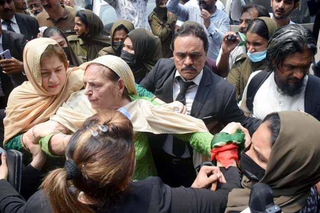 August 5, 2026, Pakistan: Police Officials Use Baton Charge and Arrests to Disperse Pakistan Tehreek-e-Insaf (PTI) Protesters Demanding Release of PTI Founder Imran Khan in Lahore Pakistan  - ZUMAas3_ 20260805_zaf_as3_031 Copyright: xPPIx