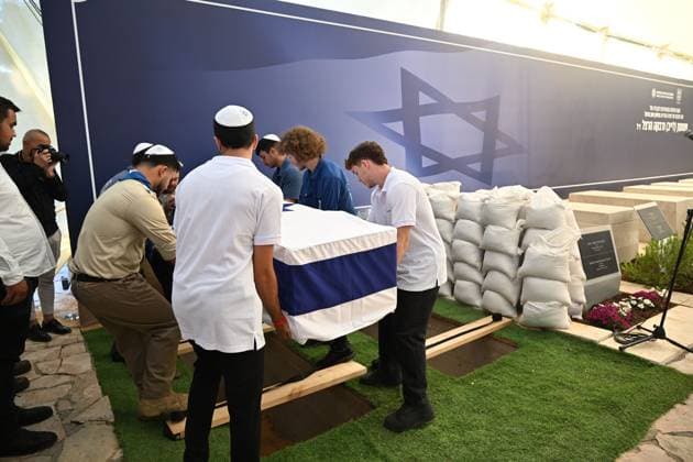 Israeli Leaders Attend Herzl Family Reinterment Ceremony JERUSALEM August 4, 2026: Israeli Prime Minister Benjamin Netanyahu, President Isaac Herzog, relatives, and other Israeli leaders attend the reinterment ceremony for the remains of the grandparents of Theodor (Benjamin Ze ev) Herzl, the founder and visionary of modern political Zionism. Jerusalem Israel Copyright: x xPaulinaxPatimerx xJNAxPressx