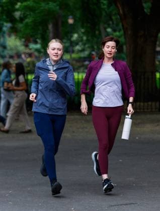 Dakota Fanning and Jennifer Marsala are seen on set of their new untitled Apple TV thriller series this morning in New York City Dakota Fanning and Jennifer Marsala are seen on set of their new untitled Apple TV thriller series this morning in New York City. 05 Aug 2026 Pictured: Dakota Fanning and Jennifer Marsala.  Copyright: xThexMegaxAgencyxEricxKowalskyx xMEGAx