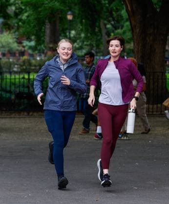Dakota Fanning and Jennifer Marsala are seen on set of their new untitled Apple TV thriller series this morning in New York City Dakota Fanning and Jennifer Marsala are seen on set of their new untitled Apple TV thriller series this morning in New York City. 05 Aug 2026 Pictured: Dakota Fanning and Jennifer Marsala.  Copyright: xThexMegaxAgencyxEricxKowalskyx xMEGAx