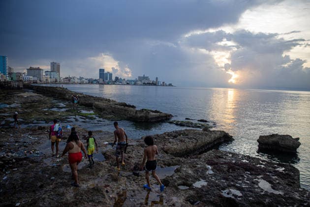 Cuba hit by another nationwide blackout after power grid collapses HAVANA, CUBA - AUGUST 5: Cuba s National Electric System (SEN) suffered another disconnection on Monday while efforts were still underway to restore the grid following the previous night s total blackout in Havana, Cuba on August 5, 2026. The Electric Union (UNE) attributed this new setback to weather conditions that struck an unstable grid, knocking out part of the generation capacity that had already been brought back online. Angelo Mastrascusa Anadolu Havana Cuba. Editorial use only. Please get in touch for any other usage.  Copyright: x2026xAnadoluxAngeloxMastrascusax