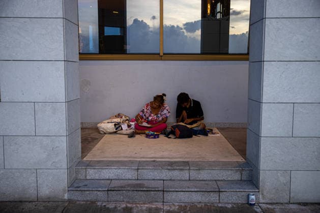 Cuba hit by another nationwide blackout after power grid collapses HAVANA, CUBA - AUGUST 5: Cuba s National Electric System (SEN) suffered another disconnection on Monday while efforts were still underway to restore the grid following the previous night s total blackout in Havana, Cuba on August 5, 2026. The Electric Union (UNE) attributed this new setback to weather conditions that struck an unstable grid, knocking out part of the generation capacity that had already been brought back online. Angelo Mastrascusa Anadolu Havana Cuba. Editorial use only. Please get in touch for any other usage.  Copyright: x2026xAnadoluxAngeloxMastrascusax