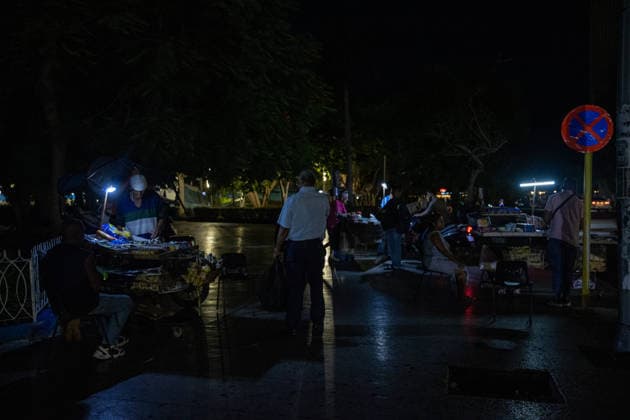 Cuba hit by another nationwide blackout after power grid collapses HAVANA, CUBA - AUGUST 5: Cuba s National Electric System (SEN) suffered another disconnection on Monday while efforts were still underway to restore the grid following the previous night s total blackout in Havana, Cuba on August 5, 2026. The Electric Union (UNE) attributed this new setback to weather conditions that struck an unstable grid, knocking out part of the generation capacity that had already been brought back online. Angelo Mastrascusa Anadolu Havana Cuba. Editorial use only. Please get in touch for any other usage.  Copyright: x2026xAnadoluxAngeloxMastrascusax