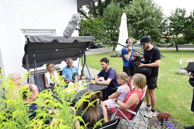 Felix Neureuther beim ARD-Dreh unsereKinder bei Familie Kaspschik in Meuselwitz bei Reichenbach O. L. am 05.08.2026 *** Felix Neureuther during the ARD filming of *UnsereKinder* at the Kaspschik family’s home in Meuselwitz near Reichenbach O L on August 5, 2026 Copyright: xMatthiasxWehnertx