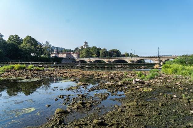 August 6, 2026, Turin, To, Italy: Drought: the Po River dryness seen from the Murazzi, in the heart of Turin, 06 08 2026. Turin Italy  - ZUMAa289 20260806_zia_a289_009 Copyright: xSelenexDanielex xAgfx