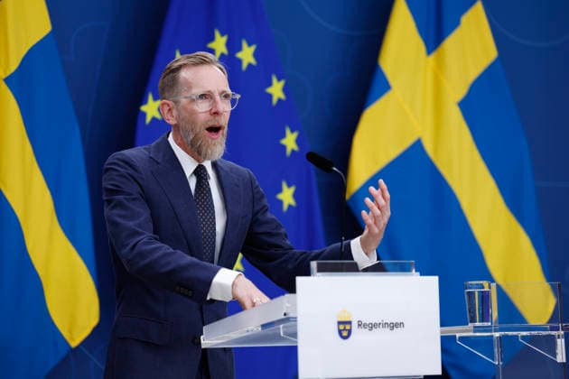 STOCKHOLM, SVERIGE 20260806 Socialminister Jakob Forssmed (KD) presenterar en nyhet om Fritidskortet och summerar det första aret med reformen pa plats under en pressträff pa Rosenbad. STOCKHOLM SVERIGE x12190x *** STOCKHOLM, SWEDEN 20260806 Minister of Social Affairs Jakob Forssmed (KD) presents an update on the Leisure Card and summarizes the first year of the reform during a press conference at Rosenbad, STOCKHOLM, SWEDEN x12190x  Copyright: xViktoriaxBank TTx PRESSTRÄFF OM FRITIDSKORTET 7rzZHPFiB_M