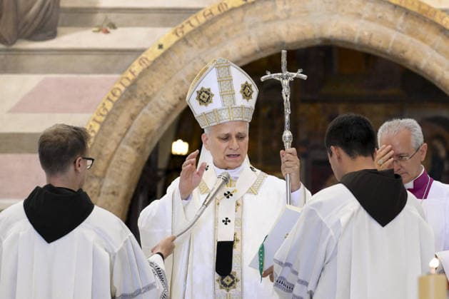 Pope Leo XIV Meets Young People In Assisi - Italy Pope Leo XIV celebrates Mass in the Basilica of St Mary of the Angels in Assisi, Italy on August 6, 2026 for the 2026 Franciscan Youth Meeting in Assisi. Pope Leo XIV addressed the thousands of young people from across Europe who had gathered in Assisi for the final day of the ‘GO! Franciscan Youth Meeting 2026’, in the year marking the eighth centenary of the death of St Francis. Photo by (EV) Mario Tomassetti Vatican Media ABACAPRESS.COM Assisi Italy  Copyright: xABACAx