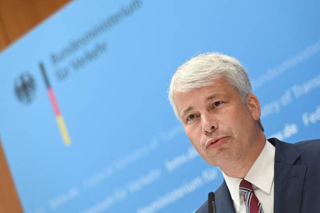 Bundesverkehrsminister Steffen BILGER waehrend der Pressekonferenz Bundesverkehrsminister Steffen Bilger laedt zum Spitzengespraech Niedrigwasser am 06.08.2026, Bonn Deutschand, *** Federal Minister of Transportation Steffen BILGER during the press conference Federal Minister of Transportation Steffen Bilger Hosts High-Level Meeting on Low Water Levels on August 6, 2026, in Bonn, Germany,