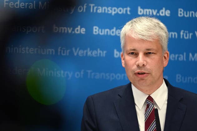 Bundesverkehrsminister Steffen BILGER waehrend der Pressekonferenz Bundesverkehrsminister Steffen Bilger laedt zum Spitzengespraech Niedrigwasser am 06.08.2026, Bonn Deutschand, *** Federal Minister of Transportation Steffen BILGER during the press conference Federal Minister of Transportation Steffen Bilger Hosts High-Level Meeting on Low Water Levels on August 6, 2026, Bonn, Germany,