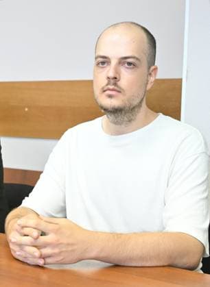 Russia Publishing House LGBT Literature Trial 9218280 06.08.2026 Former director of Popcorn Books and Individuum Print publishing houses, Dmitry Protopopov, listed as an extremist in Russia and accused of organizing the sale of LGBT-themed books, attends a hearing at the Perovsky District Court in Moscow, Russia. Ilya Pitalev Sputnik Moscow Russia  Copyright: xIlyaxPitalevx