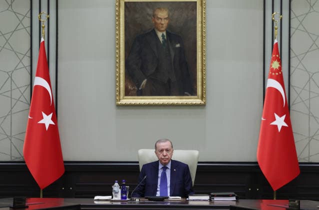 News Bilder des Tages Turkish President Recep Tayyip Erdogan ANKARA, TURKIYE - AUGUST 6: (----EDITORIAL USE ONLY - MANDATORY CREDIT - TURKISH PRESIDENCY MUSTAFA KAMACI HANDOUT - NO MARKETING NO ADVERTISING CAMPAIGNS - DISTRIBUTED AS A SERVICE TO CLIENTS----) Turkish President Recep Tayyip Erdogan chairs a meeting of the National Security Council (MGK) at the Presidential Complex in Ankara, Turkiye on August 6, 2026. TUR Presidency Mustafa Kamaci Anadolu Ankara Turkey. Editorial use only. Please get in touch for any other usage.  Copyright: x2026xAnadoluxTURxPresidencyx xMustafaxKamacix